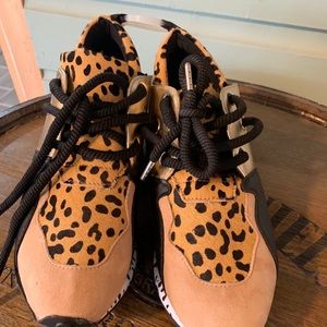 Steve Madden cliff animal tennis shoes